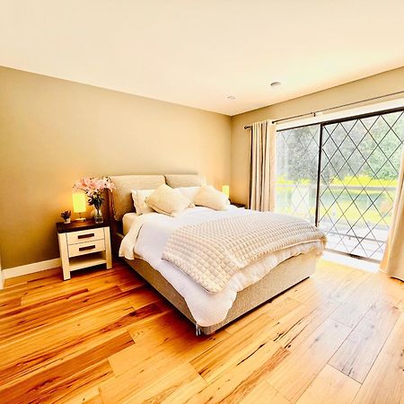 شاطئ كواليكم Oceanside Manor - Fancy Room - Golf Course & Beach View المظهر الخارجي الصورة