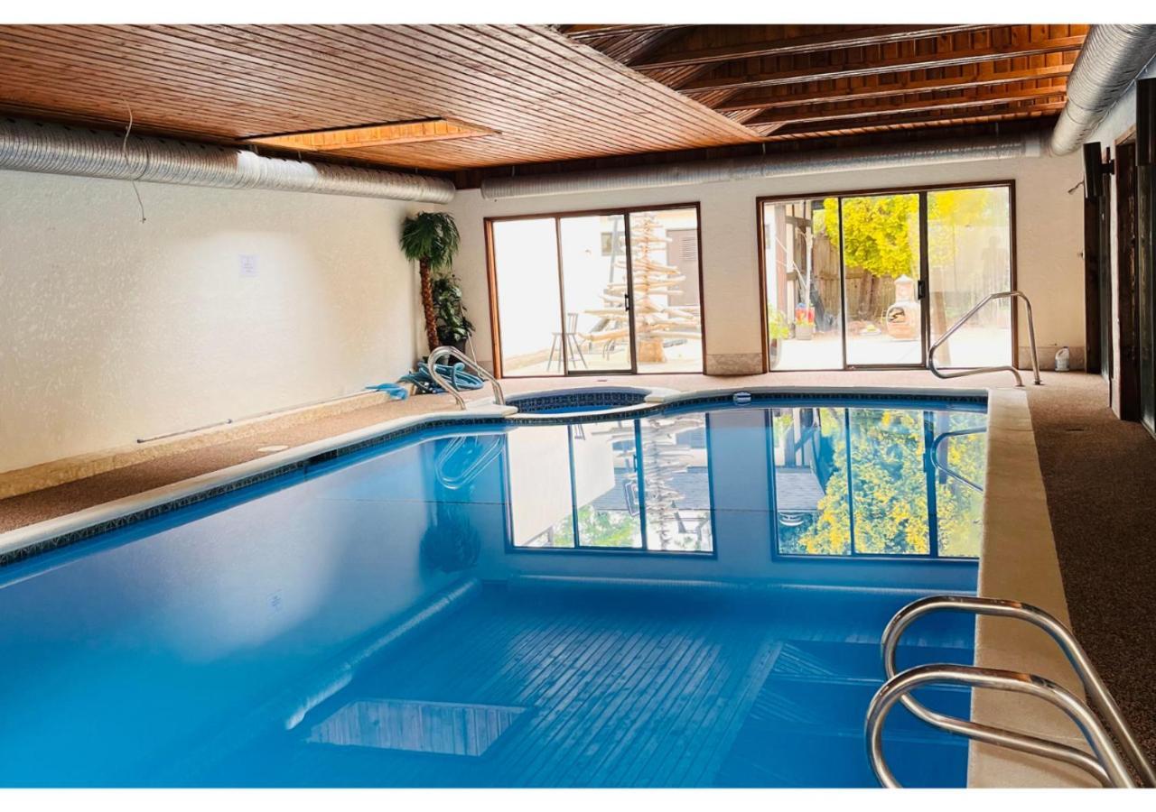 شاطئ كواليكم Oceanside Manor - Fancy Room - Golf Course & Beach View المظهر الخارجي الصورة