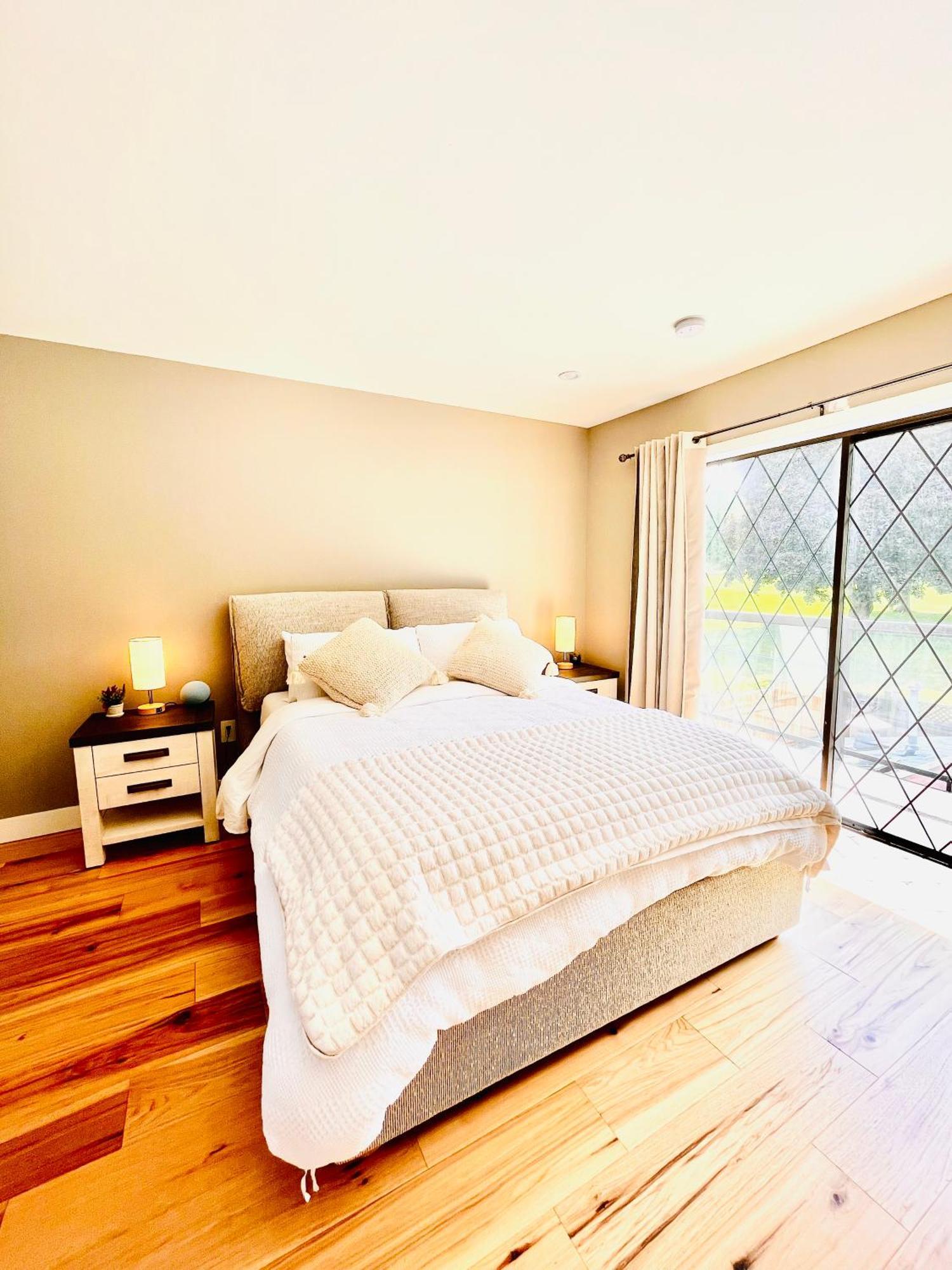 شاطئ كواليكم Oceanside Manor - Fancy Room - Golf Course & Beach View المظهر الخارجي الصورة