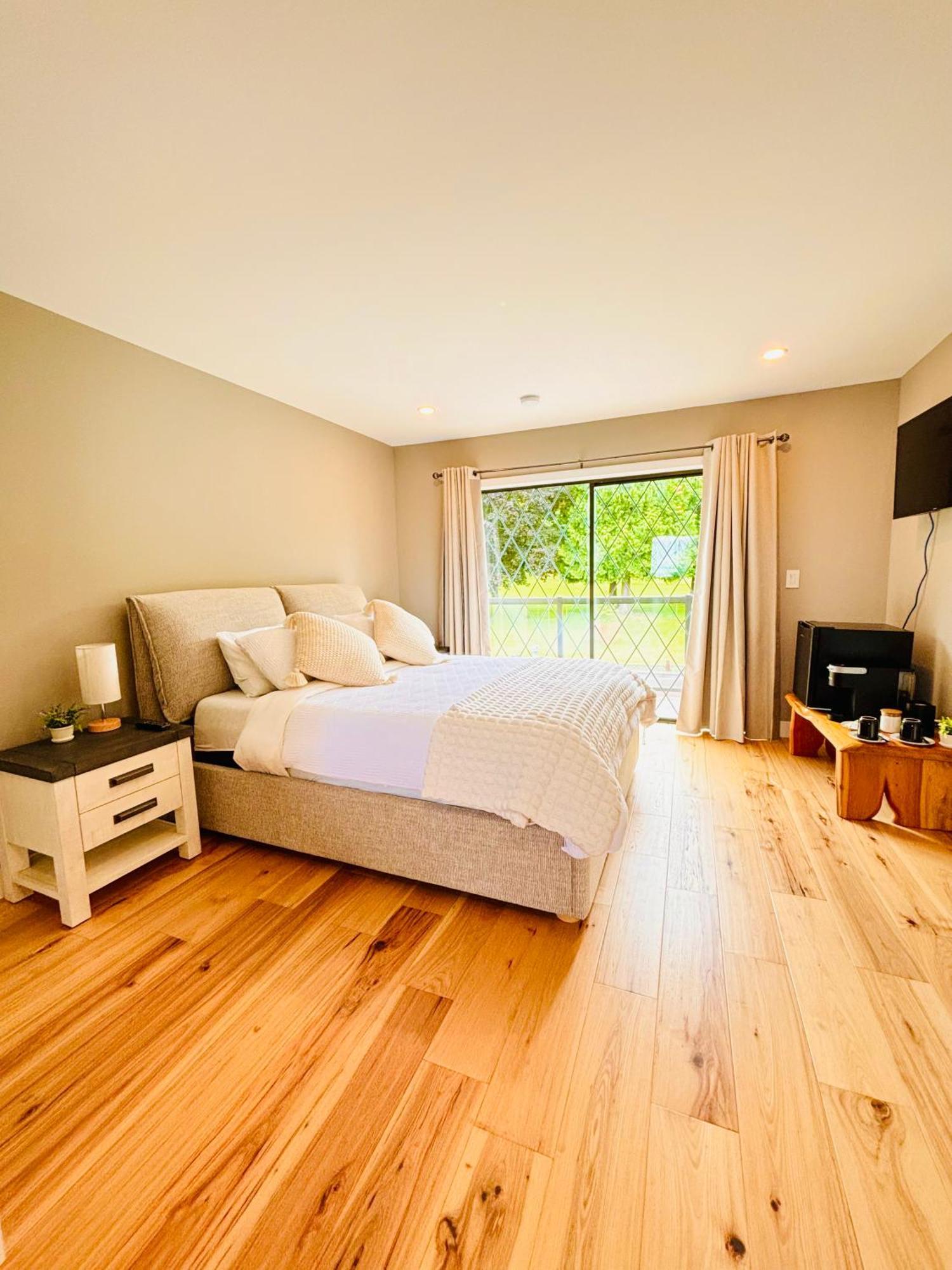شاطئ كواليكم Oceanside Manor - Fancy Room - Golf Course & Beach View المظهر الخارجي الصورة